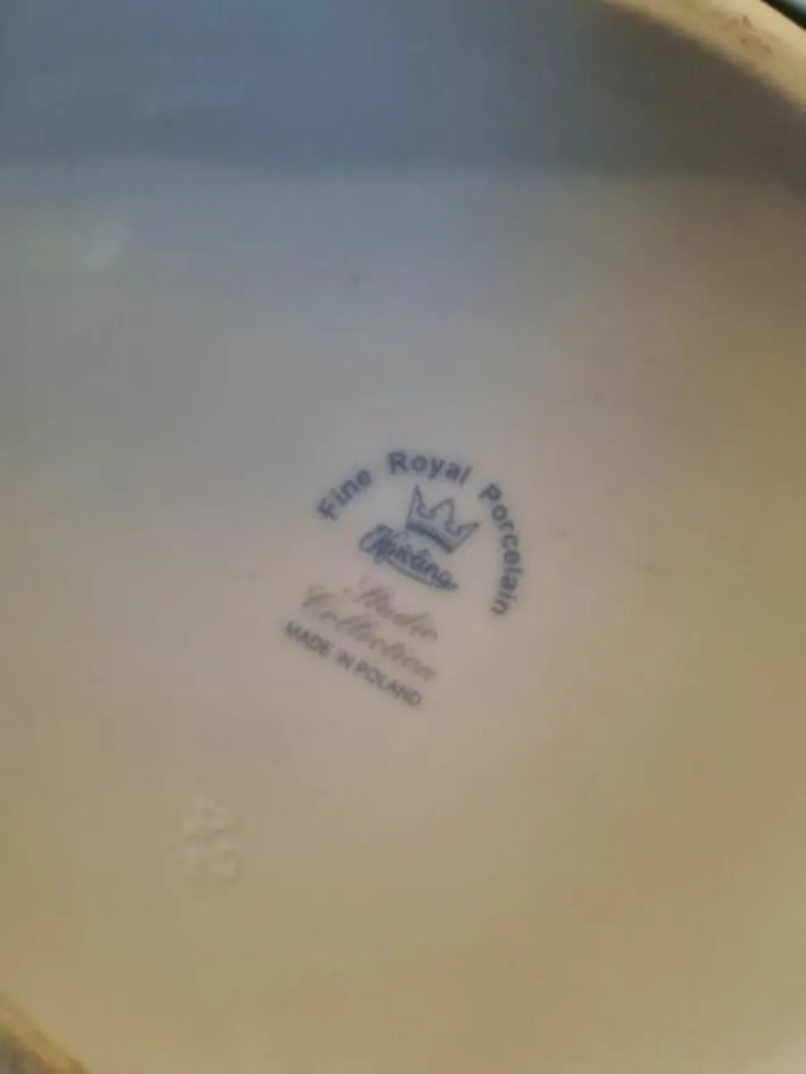 Fine Royal Porcelain studio collection -tea pot - Image 4