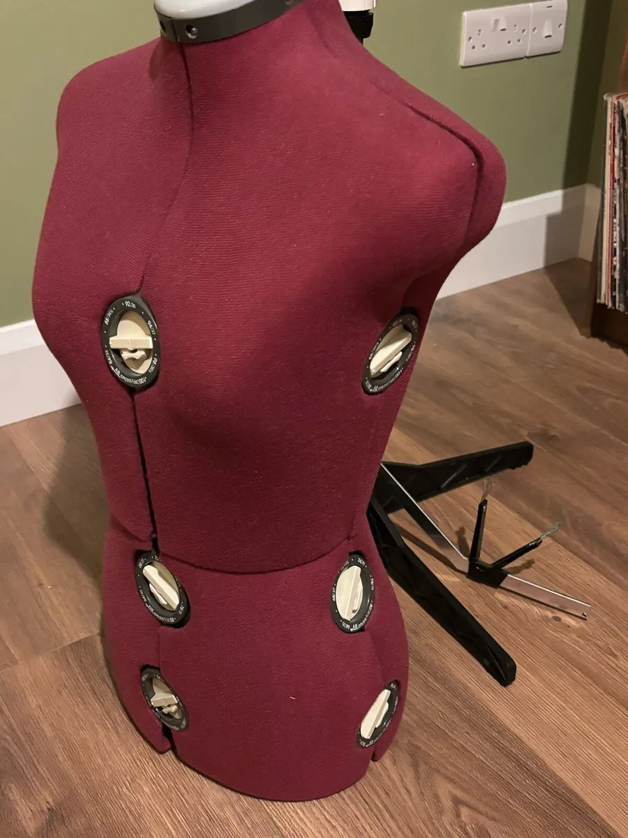 Adjustable Mannequin - Image 1