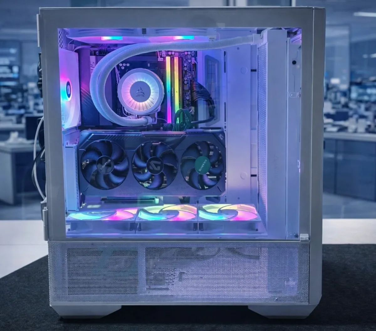 Lian Li High-End Ryzen 7 X3D RX 9070 XT Gaming PC - Image 2