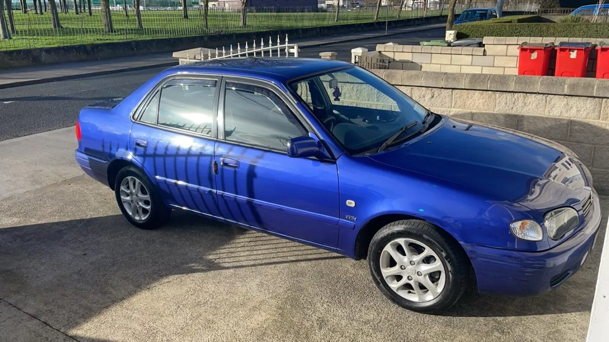 Toyota  Corolla - Image 3