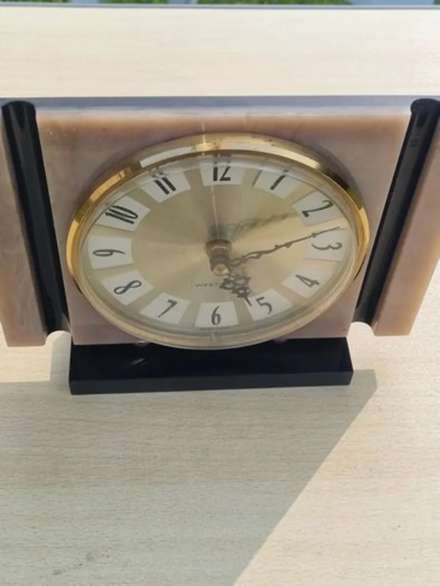 Vintage Bakelite Clock - Westclox - Image 4
