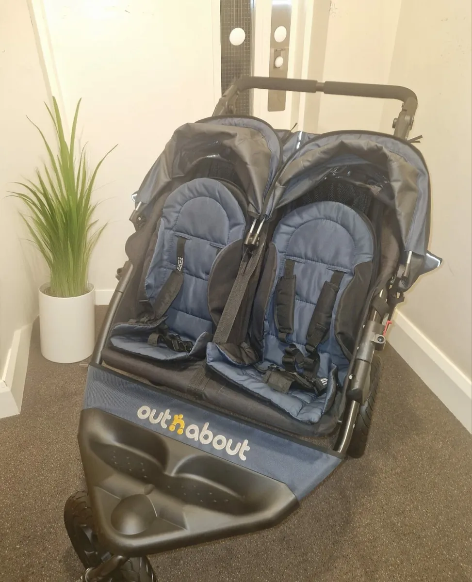 Out N About Double stroller As New - Image 3