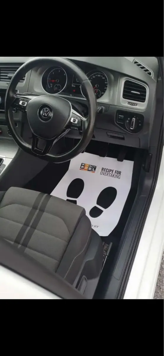 Volkswagen Golf - Image 4