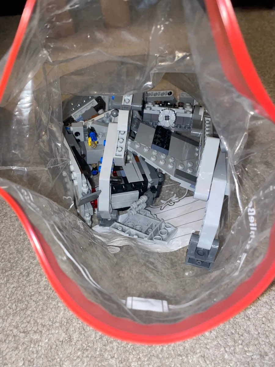 Lego Star Wars AT ST - Image 4