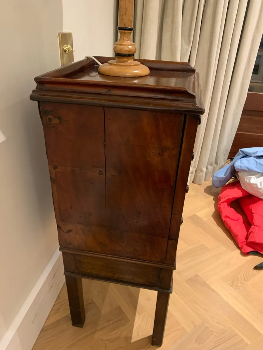 Side Chest - Image 3