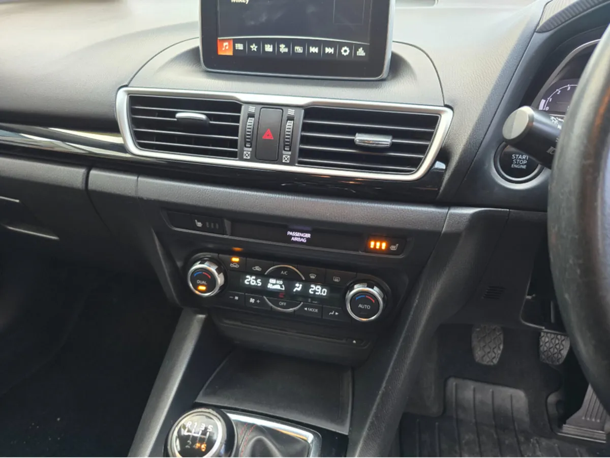 Mazda Mazda3 150PS EXECUTIVE SE 4DR - Image 2