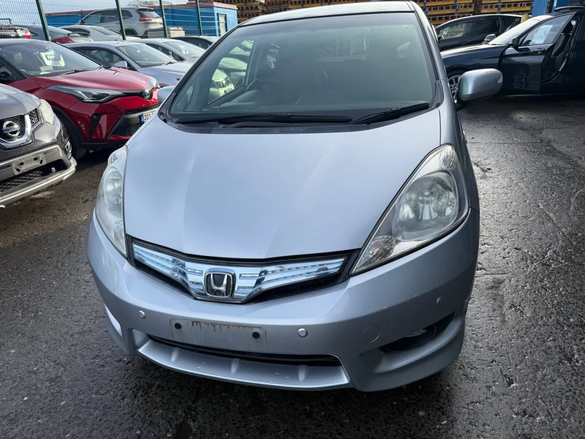 2012 Honda Fit Shuttle Hybrid / MVP Leather Spec - Image 2