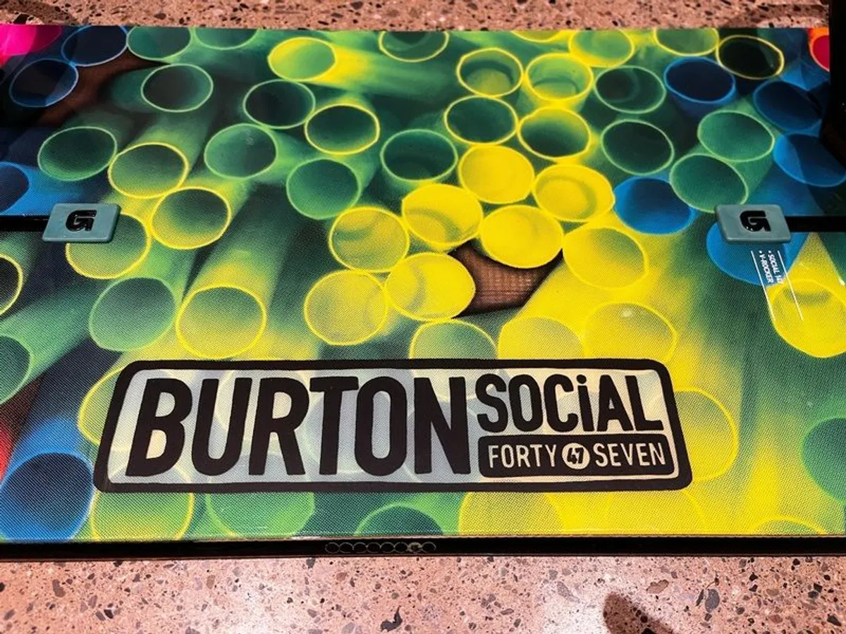 Women's Burton Social Snowboard Complete Package. Board, Bindings, Vans Size 5 Board Boots and Wheeled Bag. Barely Used - Image 4