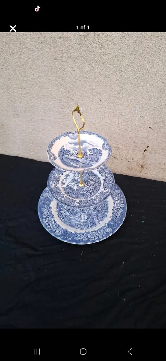 Blue 3 tiers cake stand