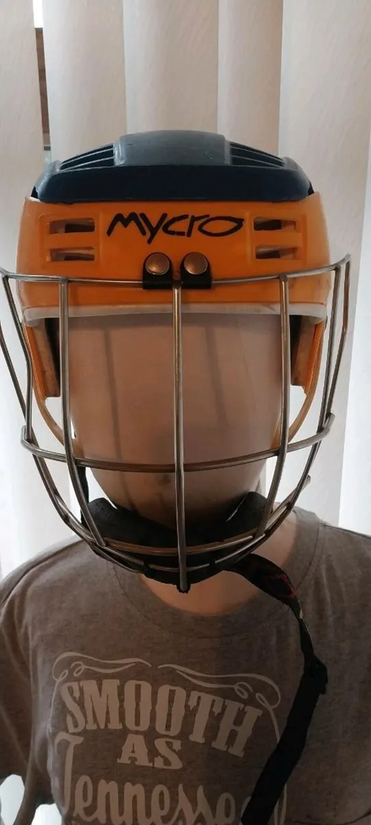 GAA helmet - Image 1