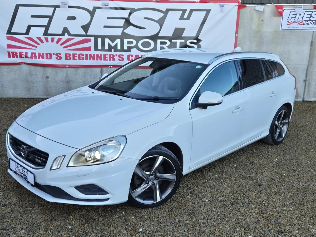 VOLVO V60   ***TOP SPEC  R-DESIGN*** - Image 3