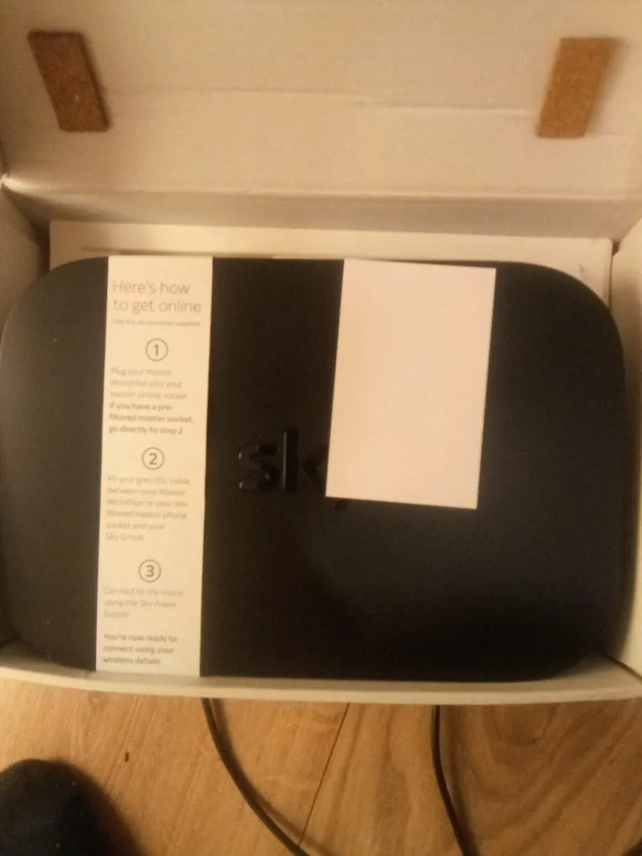 Sky broadband and hub - Image 3