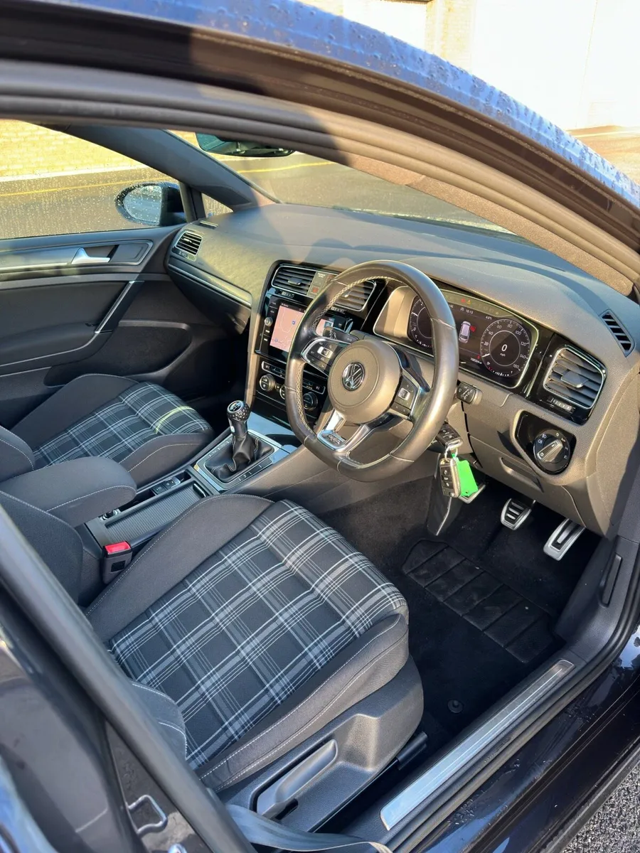 Golf GTD Commercial - Image 4