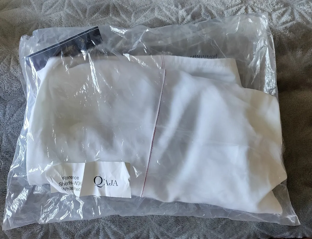 Q'Aja Florence Golf shorts 36w New - Image 3