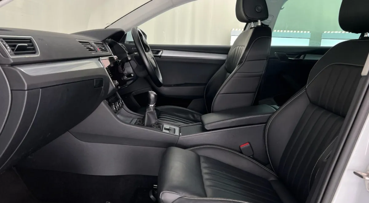 2022 Skoda Superb 2.0 TDI 150 BHP - SE TECH - Digi - Image 2
