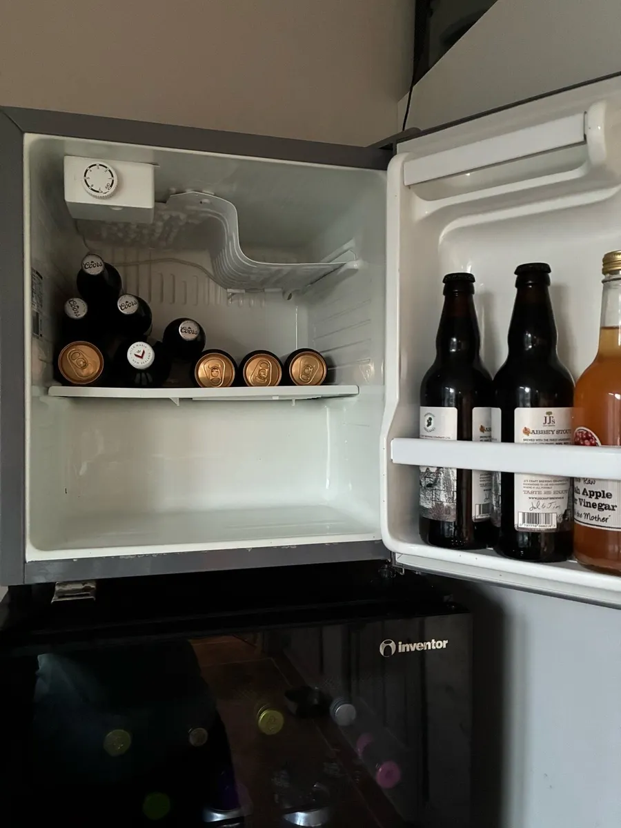 Small refrigerator - Image 4