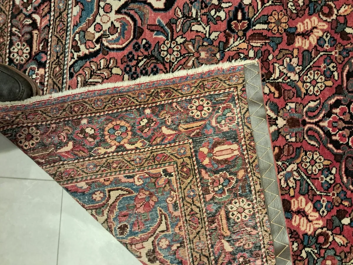 Hand Knotted Wool Rug.. - Image 1