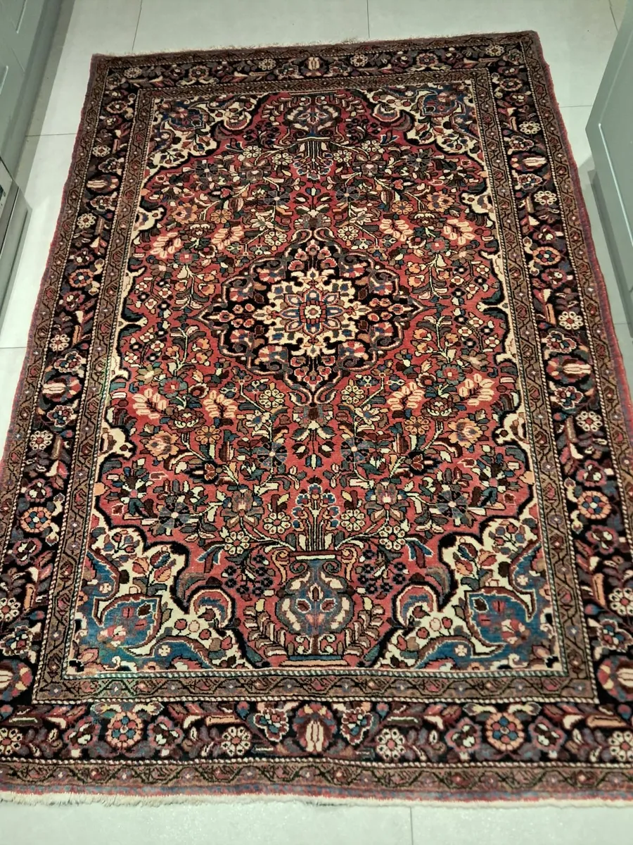 Hand Knotted Wool Rug.. - Image 2