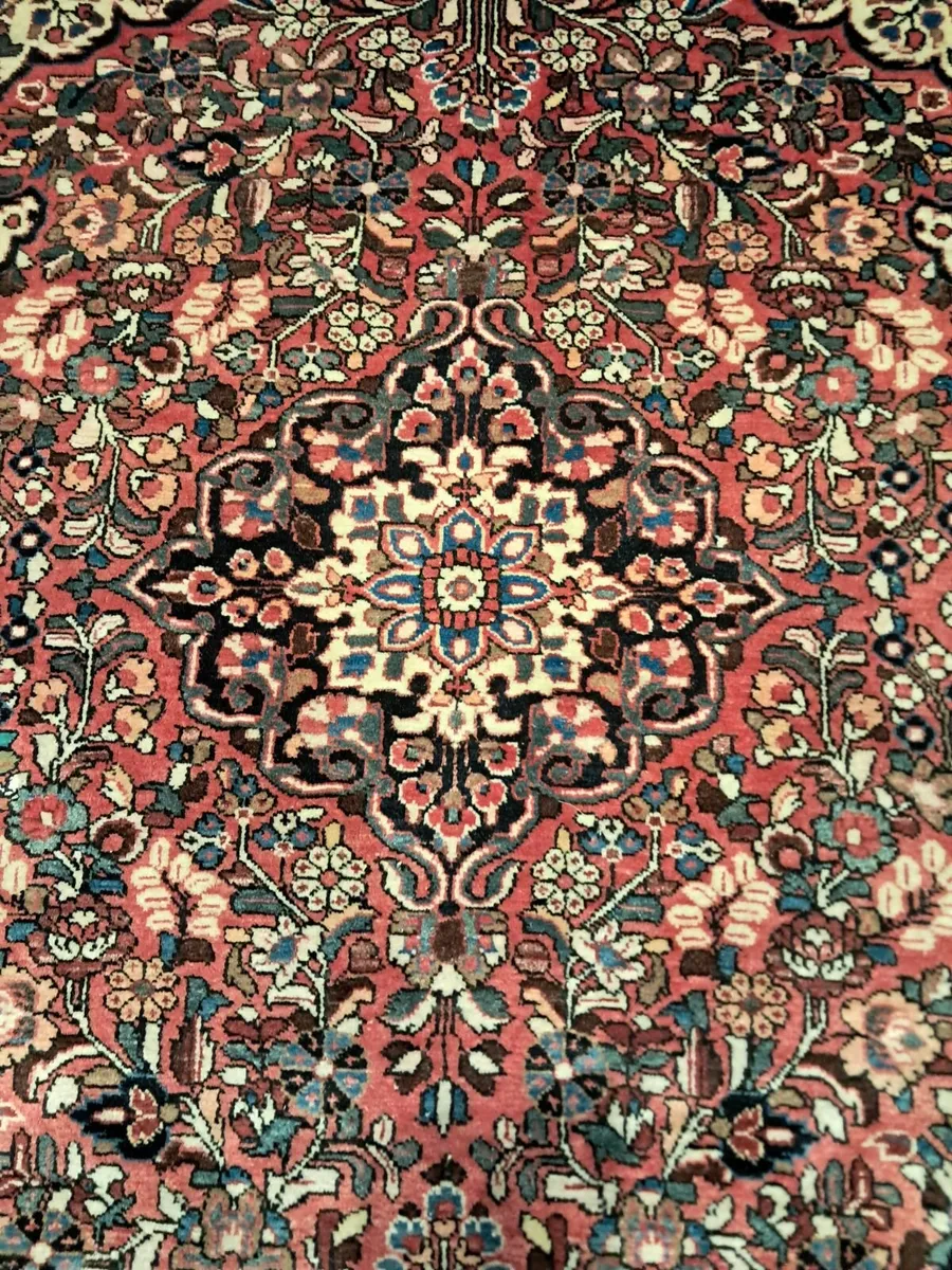 Hand Knotted Wool Rug.. - Image 3