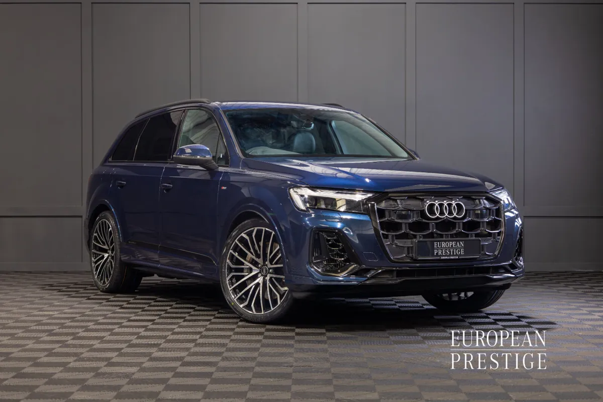 2025 Audi Q7 55 TFSIe Quattro S-Line - Image 1