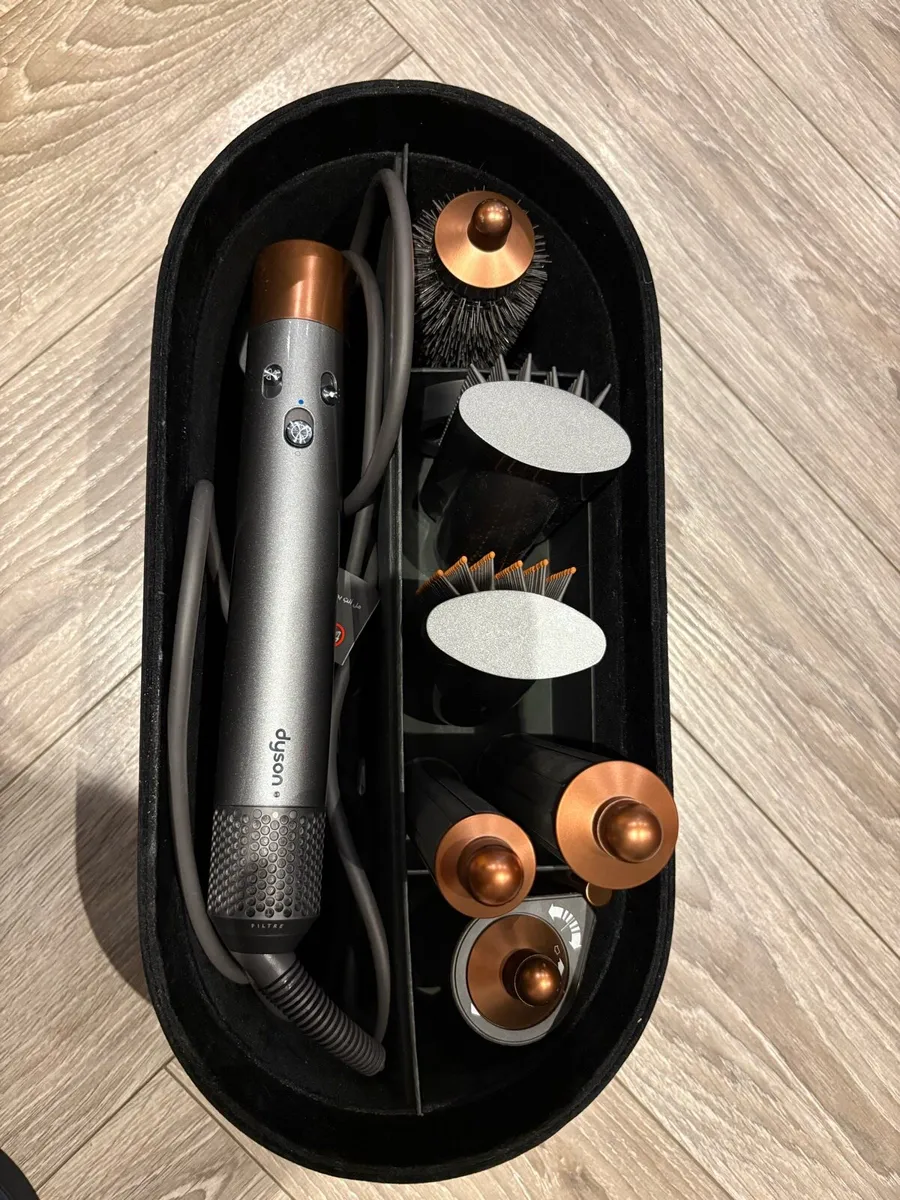 Dyson airwrap - Image 1