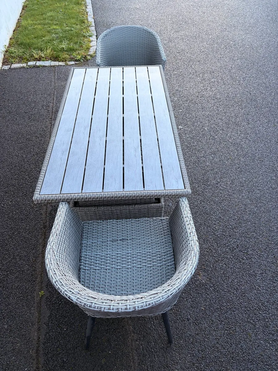 Rattan Garden Furniture - Image 4
