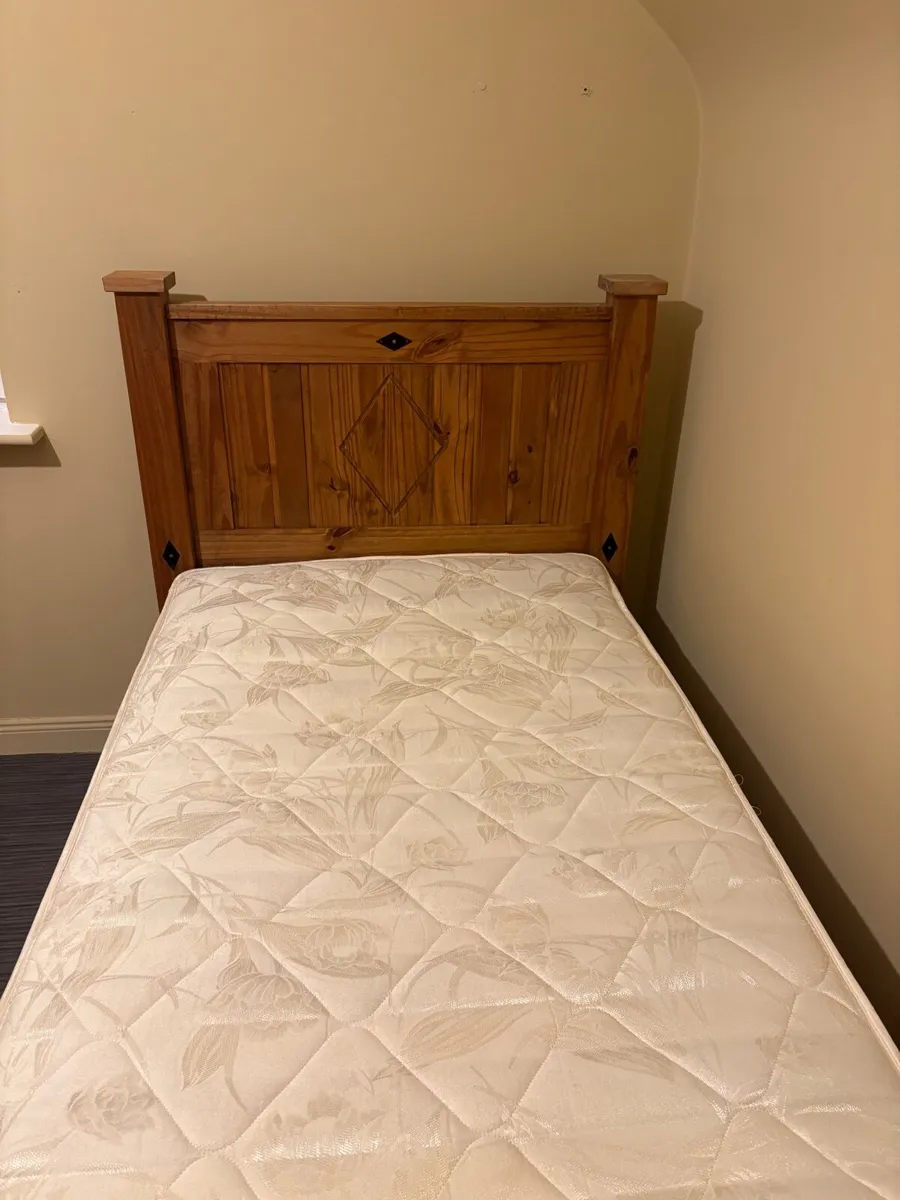 Single bed - Image 2