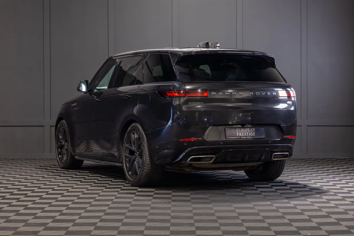 2023 Range Rover Sport P440e Dynamic HSE - Image 4