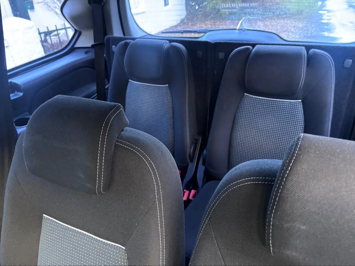 Ford Galaxy 2011 - Image 3