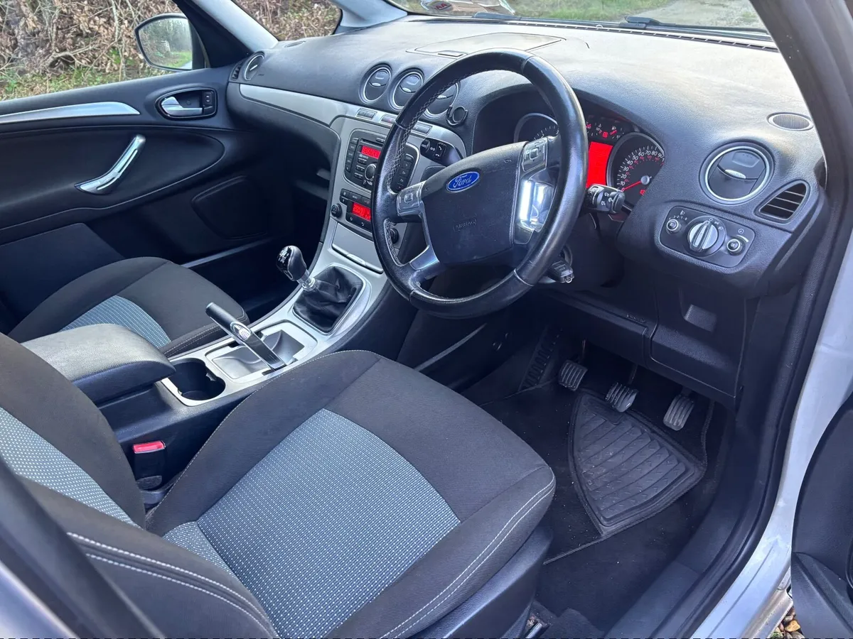 Ford Galaxy 2011 - Image 4