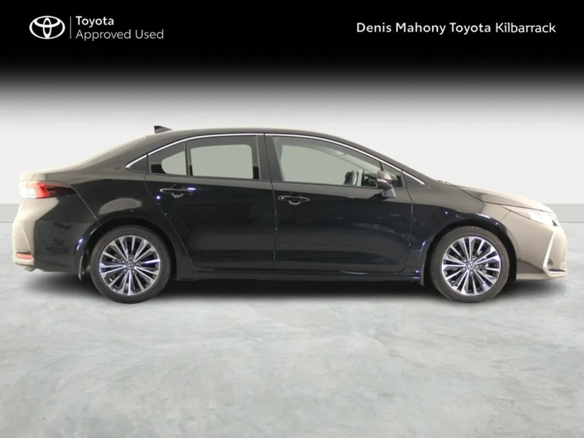 Toyota Corolla LUNA SPORT SALOON - Image 3
