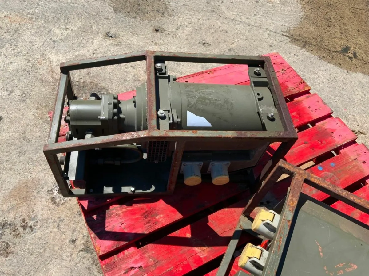 STANLEY 110v HYDRAULIC GENERATOR........840. - Image 3