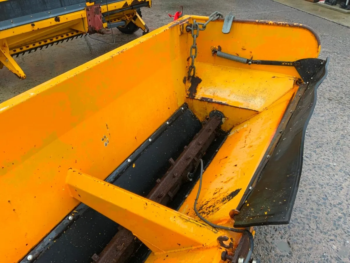EPOKE TMK10 ROAD GRITTER / SALT SPREADER...723 - Image 4