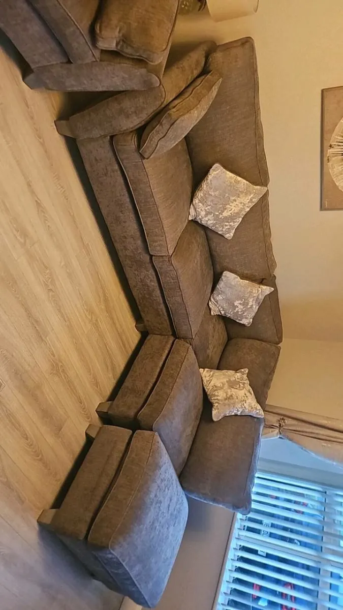 Corner couch & armchair - Image 3