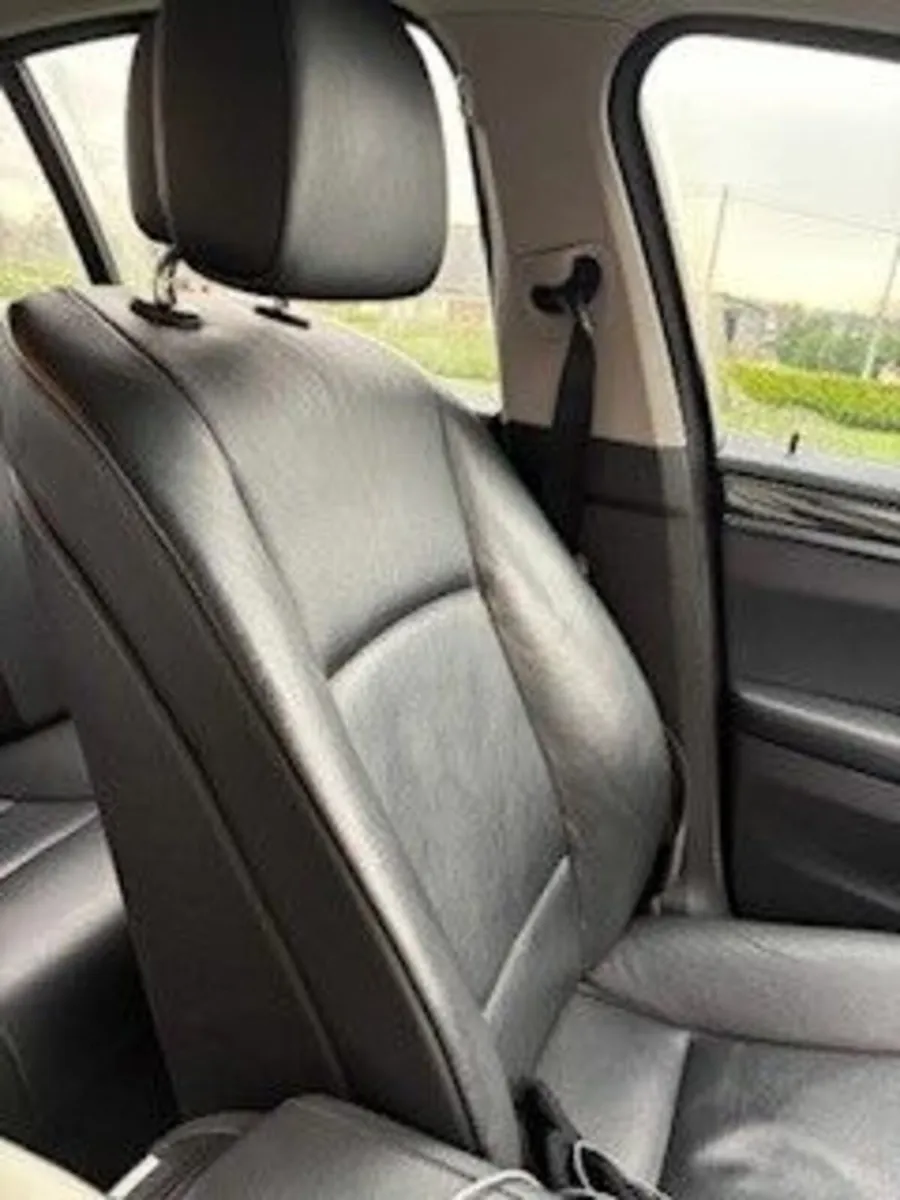 BMW 5-Series 2012 - Image 3