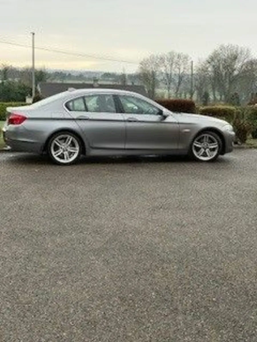 BMW 5-Series 2012 - Image 1