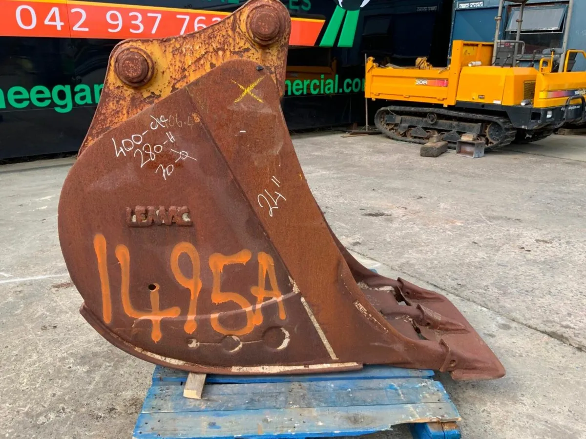24"  LEMAC DIGGING BUCKET...70mm PINS.......1495A. - Image 3