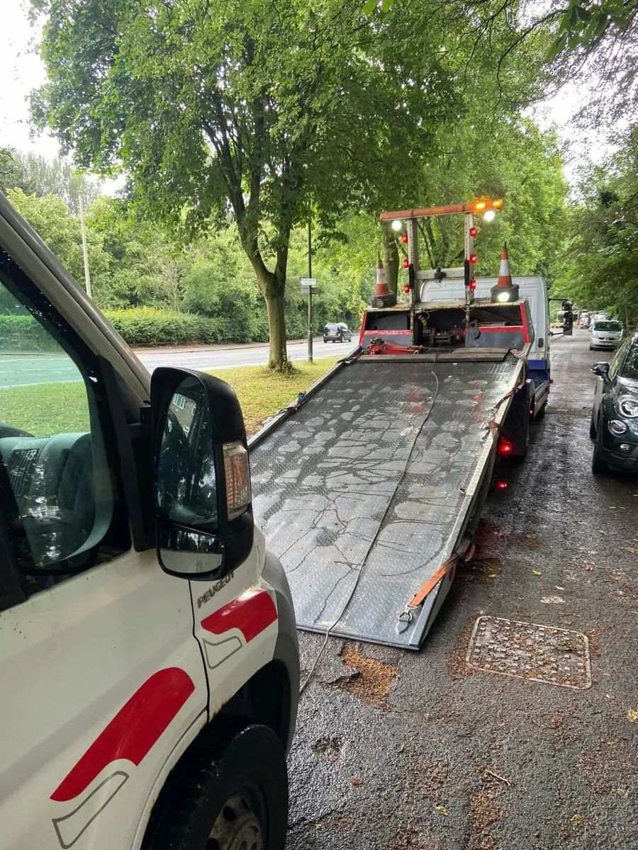 All vehicles bought for cash - Image 4