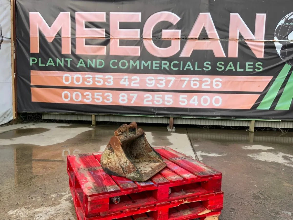 18" MINI DIGGER BUCKET.......30mm PINS....1225. - Image 1