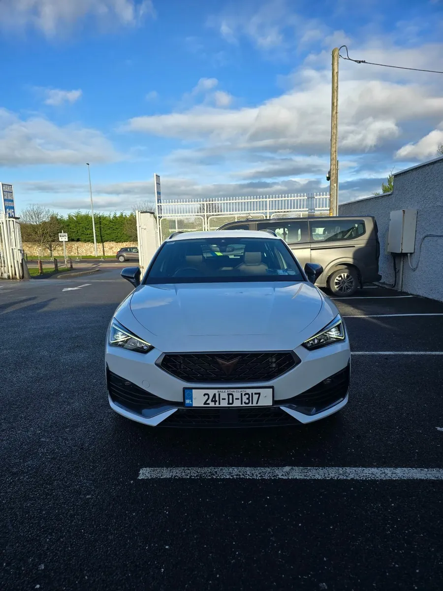 Cupra Leon 2024 SP 1.5ETSI 150HP DSG - Image 1