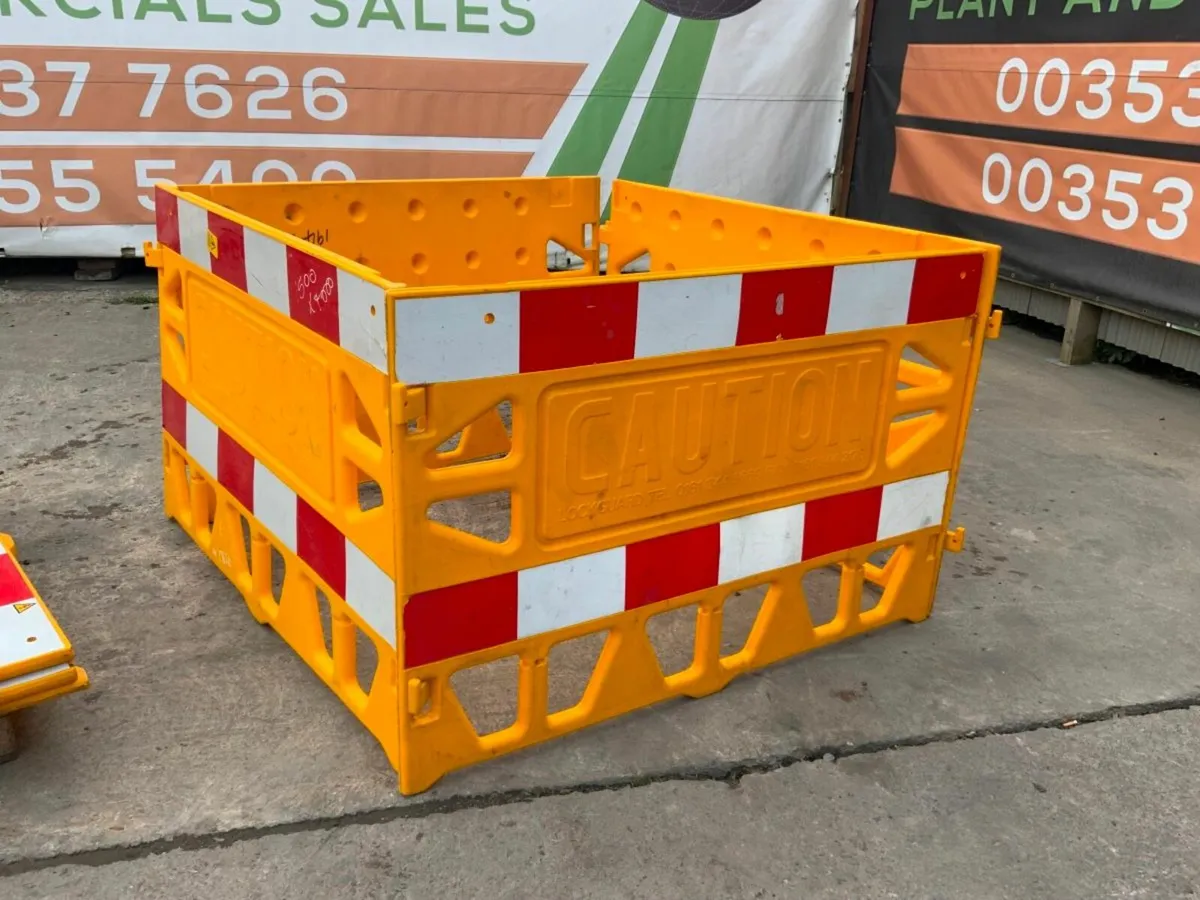 'LOCKGUARD' MANHOLE PEDESTRIAN BARRIERS. - Image 1