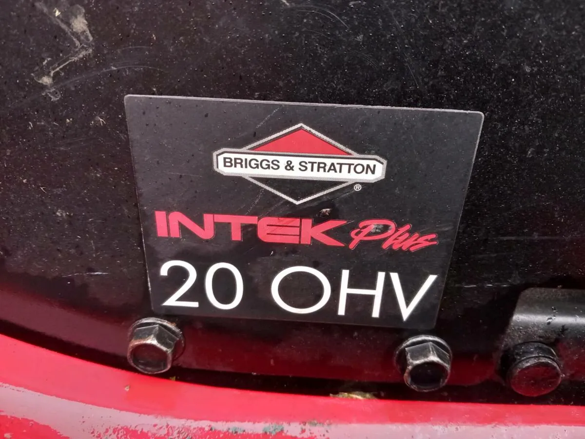 20 horsepower o.h.v briggs and Stratton engine - Image 2
