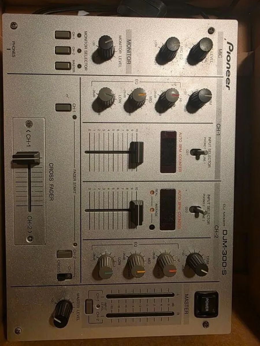 Pioneer djm-300 Mixer - Image 1
