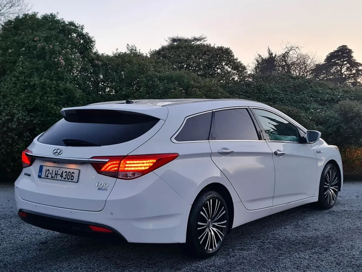 Hyundai i40 Nct 09/26 Tax 02/26 Manual - Image 4