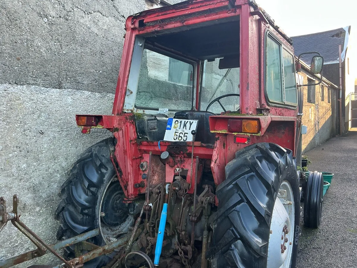 Vintage tractor - Image 2