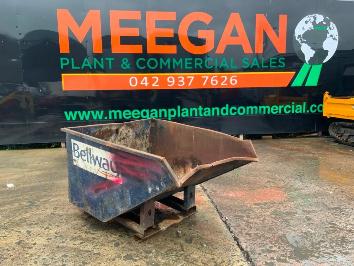 CONQUIP BUILDERS RUBBLE TIPPING SKIP.....5037. - Image 1