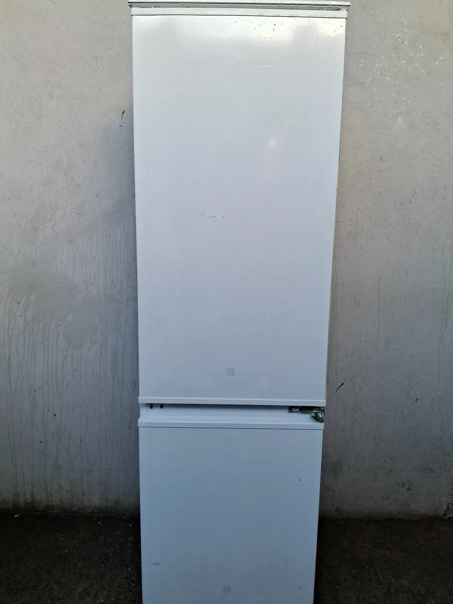 INTEGRETED FRIDGE AND FREEZER - Image 1