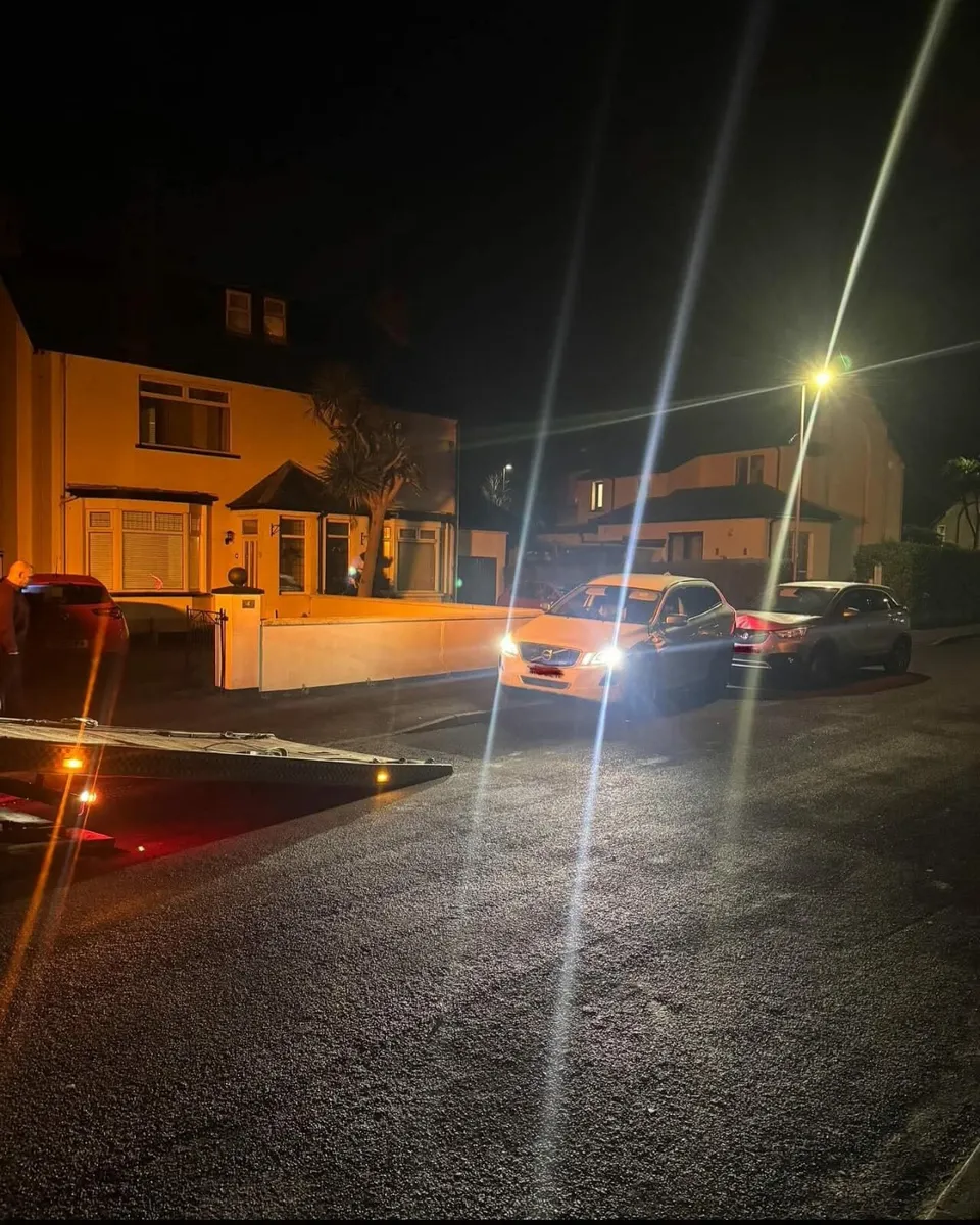 All vehicles bought for cash - Image 3