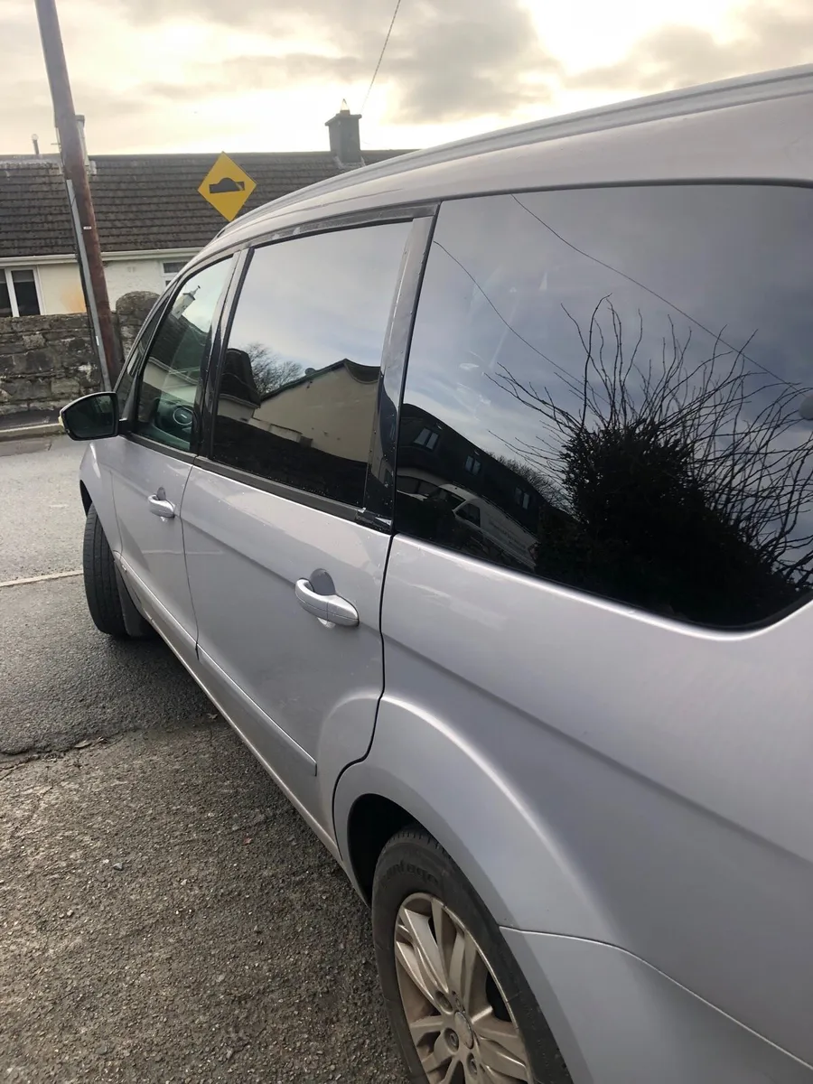 Ford Galaxy Zetec 7-Seater - Image 2