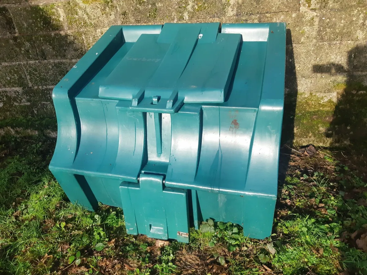 Carbery 10 bag coal/ log bunker - Image 1